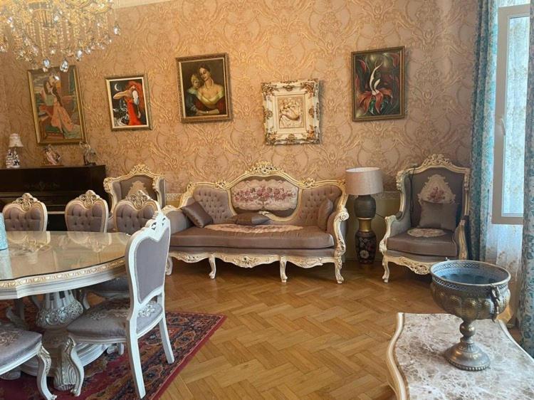Hostel Castle Kutaisi Eksteriør bilde
